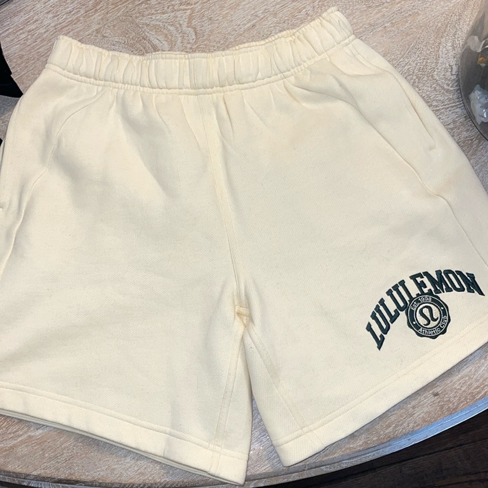 NWOT. Lululemon pale yellow Shorts. Size Small